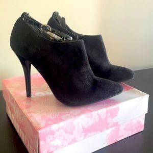 Laundry List ladies ankle strap healed booties